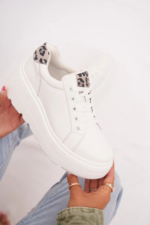 Skórzane Sneakersy Damskie Na Platformie Panterka Vinceza 89144 Białe