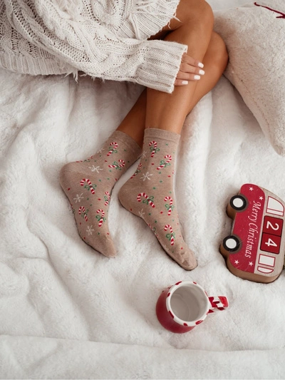 Skarpetki Damskie Świąteczne Cukrowe Laski Płatki Śniegu Beżowe 