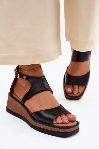 Skórzane Sandały Na Koturnie Maciejka K7471-01 Czarne