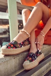 Modne Wsuwane Espadryle W Kwiaty Czarne Morice